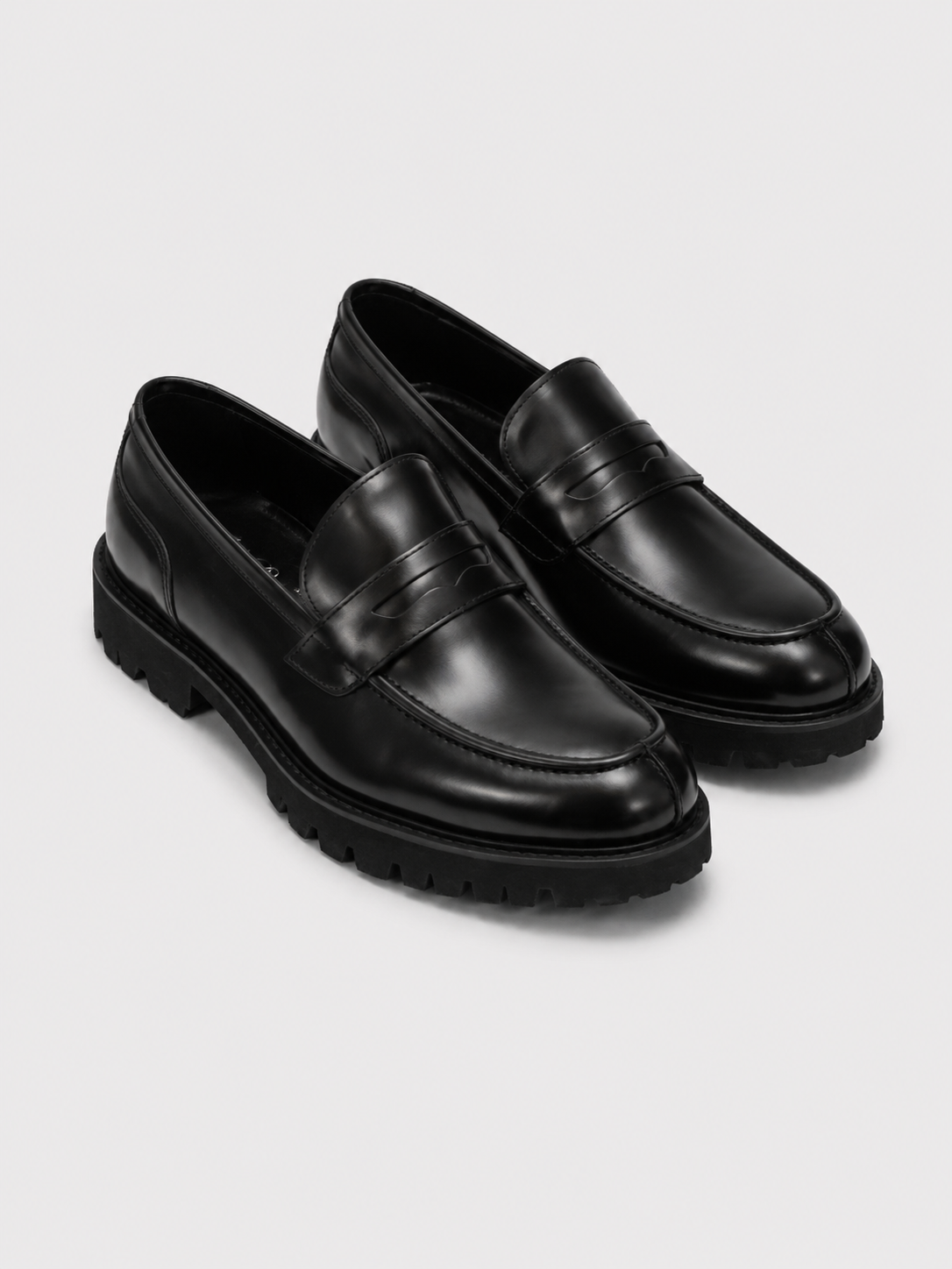 Mocasín de vestir negro con plataforma