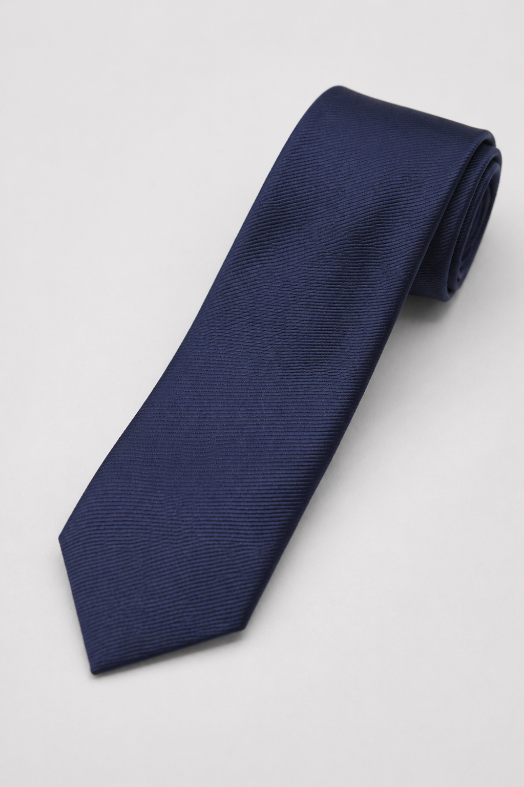 Corbata azul marino lisa