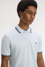 Polo de algodón doble banda azul claro Fred Perry