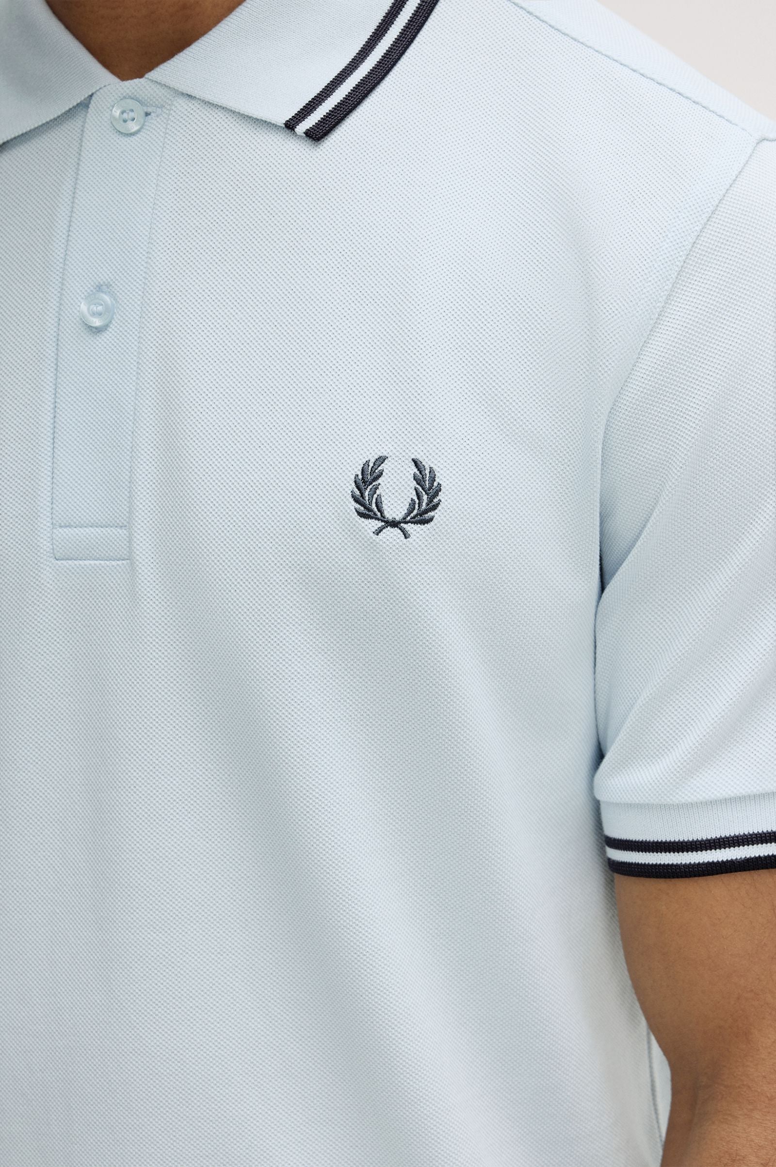 Polo de algodón doble banda azul claro Fred Perry