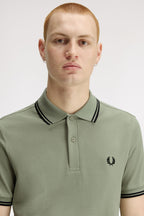 Polo de algodón doble banda verde claro Fred Perry
