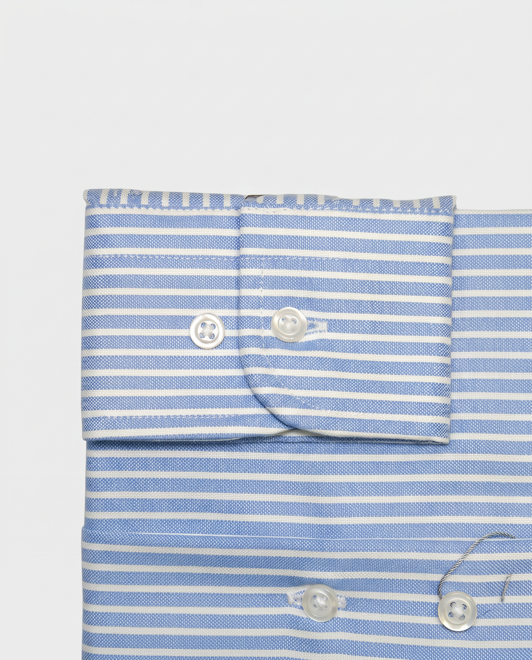Camisa de algodón azul de rayas blancas
