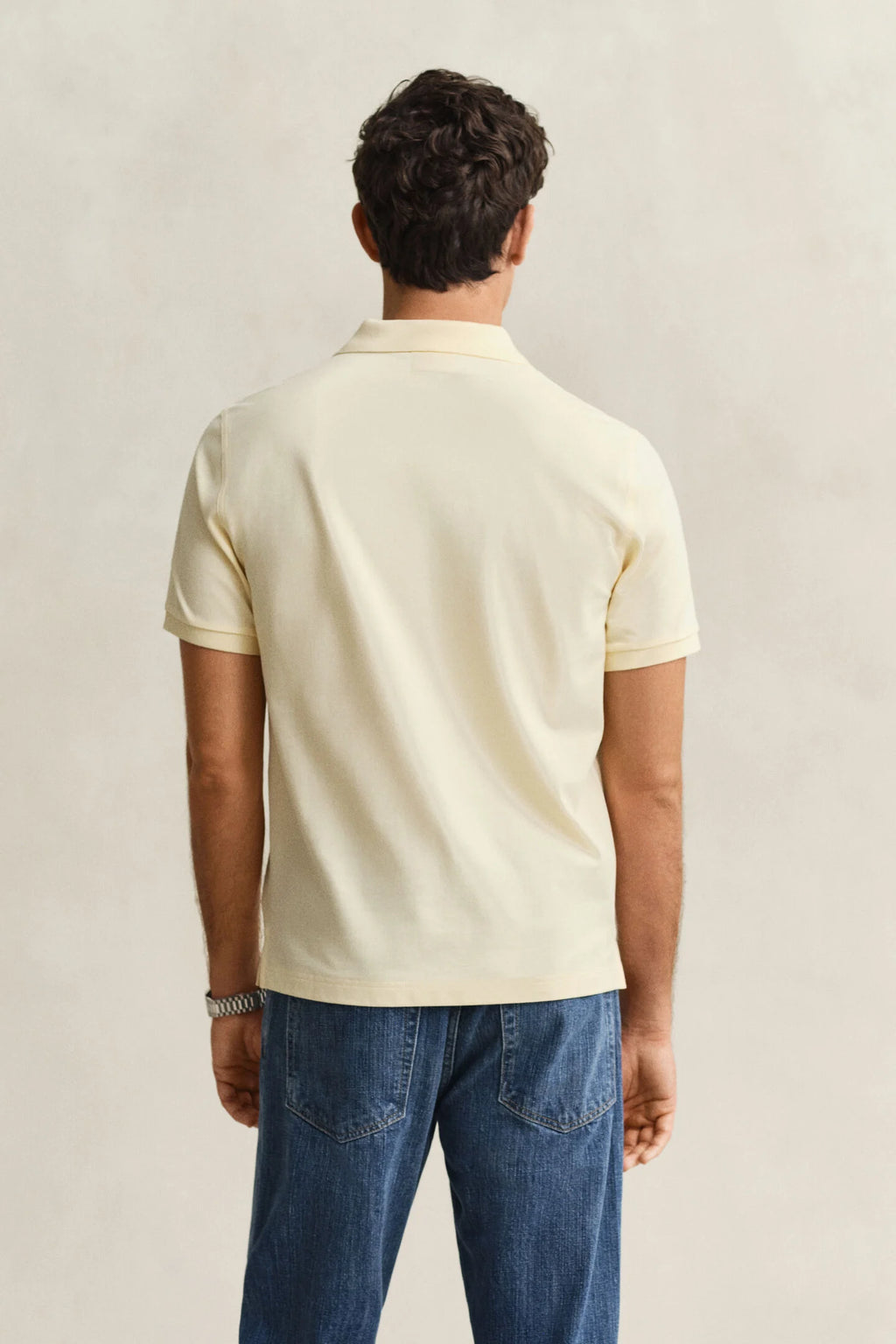 polo beige gant hombre vista trasera algodón corte cómodo