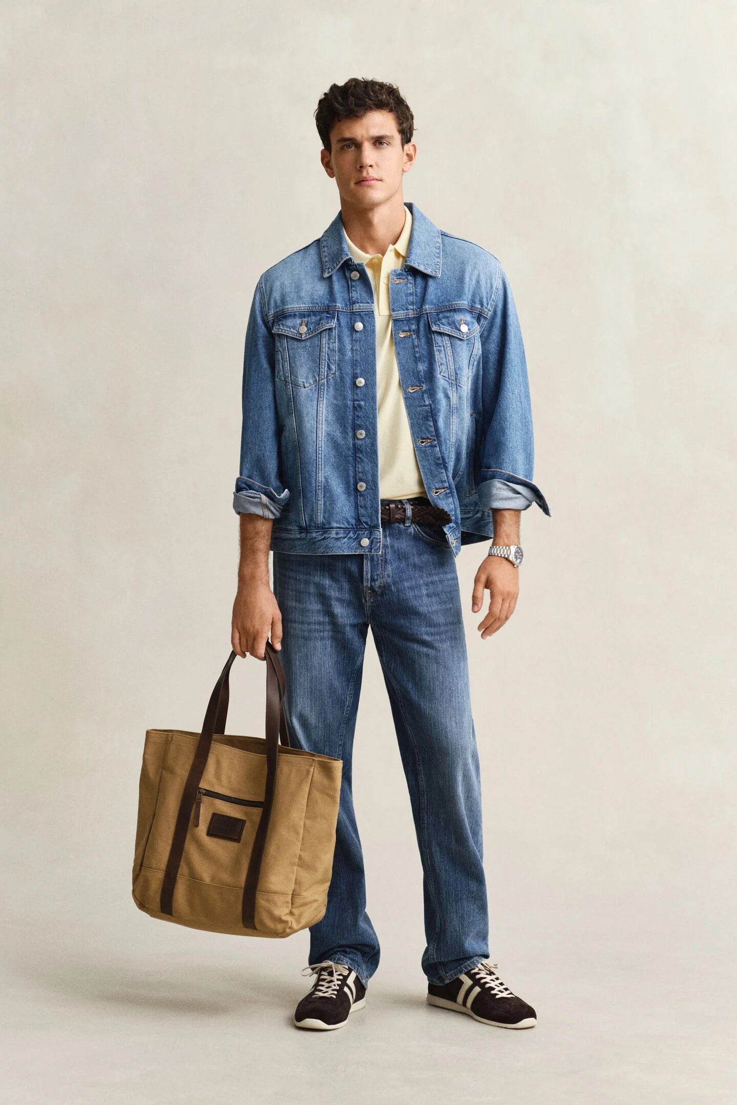 outfit polo beige gant cuello botones acabado premium